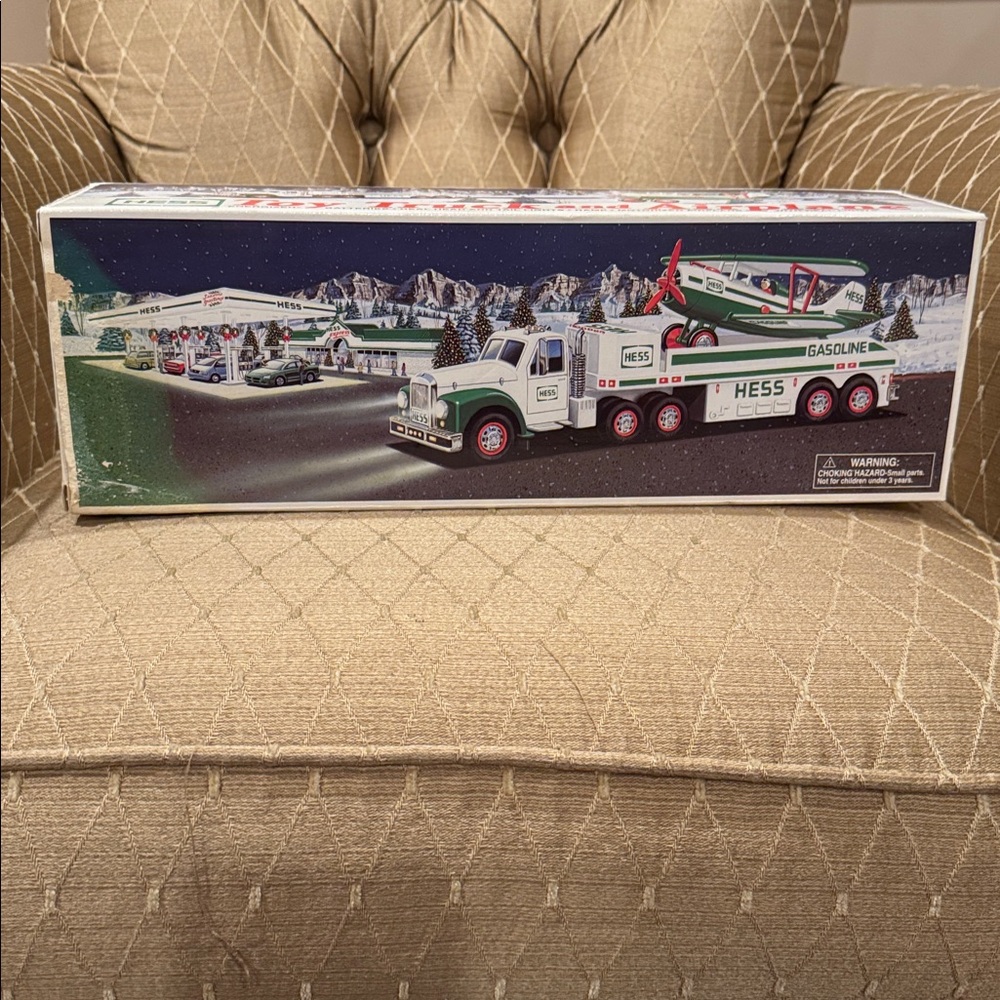 Hess 2002 Toy Truck and Airplane Set - Picture 3 of 11